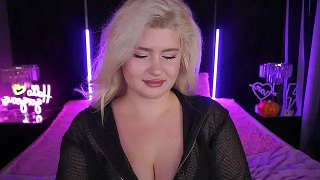 CocoSecretss online show from November 9, 2025, 7:50 am