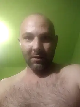 Snapshot of Piter9023 chatting on October 29, 2025, 6:20 pm Piter9023 online show from October 29, 2025, 6:20 pm