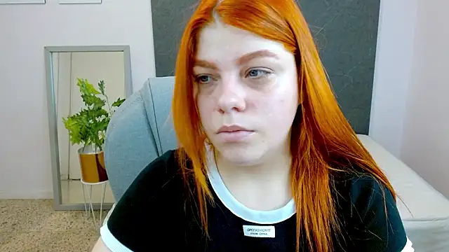 lucie nicolls online show from December 2, 2024, 8:22 pm