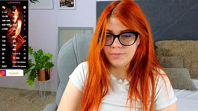 lucie nicolls online show from December 17, 2024, 10:43 pm