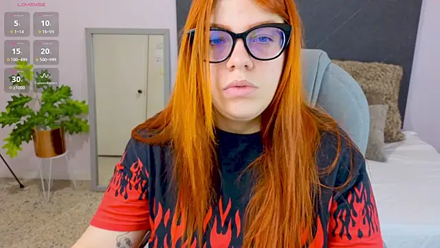 lucie nicolls online show from December 18, 2024, 8:25 pm