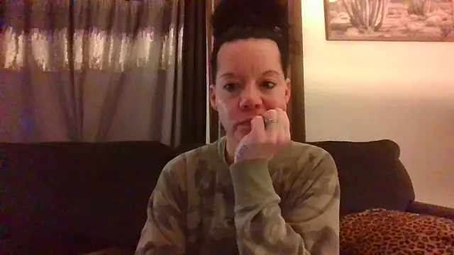 SidneyRaee online show from December 4, 2024, 4:38 pm