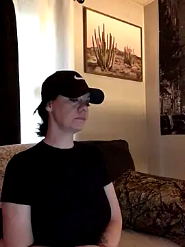 SidneyRaee online show from October 7, 2025, 4:04 pm