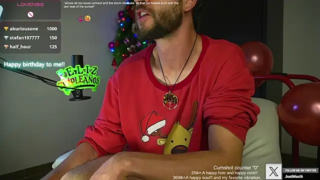 Snapshot of just_maxii chatting on December 3, 2024, 1:19 am just maxii online show from December 3, 2024, 1:19 am