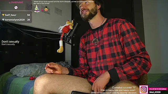 Snapshot of just_maxii chatting on December 29, 2024, 2:27 am just maxii online show from December 29, 2024, 2:27 am