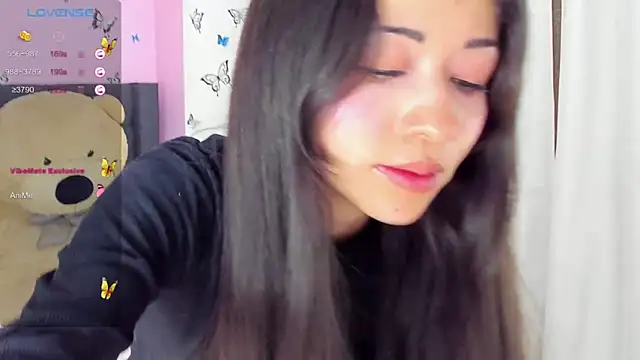 Snapshot of SophiaLiu chatting on February 5, 2025, 2:51 am SophiaLiu online show from February 5, 2025, 2:51 am