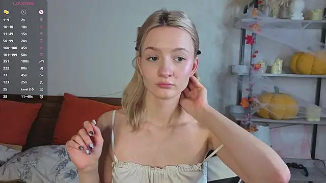 IdaValenti online show from December 1, 2025, 11:10 pm