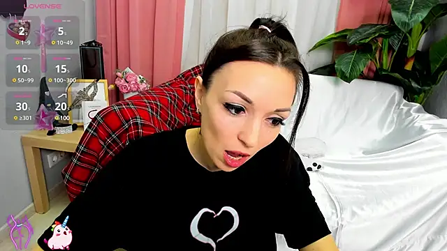 jessica tiny online show from February 14, 2025, 1:45 am