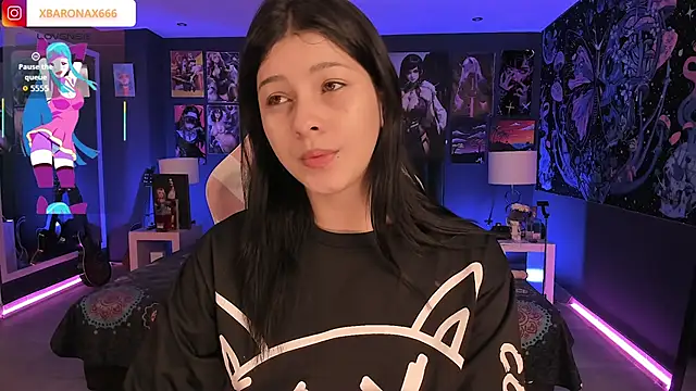 LanaKyutt online show from November 28, 2025, 1:03 pm