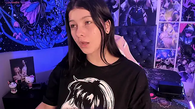 LanaKyutt online show from July 9, 2026, 11:53 pm