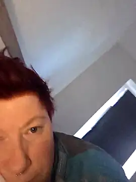 dieGeile0411 online show from April 22, 2026, 5:43 am