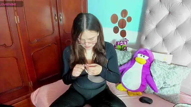 Snapshot of _Sarahh_0 chatting on March 7, 2025, 2:45 pm Sarahh 0 online show from March 7, 2025, 2:45 pm