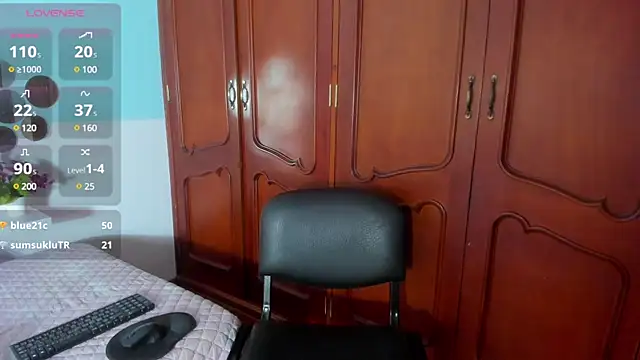 Snapshot of _Sarahh_0 chatting on March 18, 2025, 4:37 pm Sarahh 0 online show from March 18, 2025, 4:37 pm