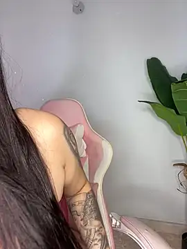 sophialorens s online show from December 20, 2024, 9:50 pm