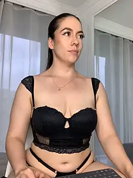 Snapshot of ImAlicee chatting on January 2, 2025, 10:33 pm ImAlicee online show from January 2, 2025, 10:33 pm