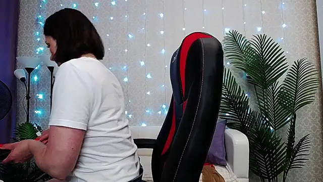 Snapshot of Camelia_Lillie chatting on June 11, 2026, 12:54 am Camelia Lillie online show from June 11, 2026, 12:54 am