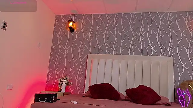 madison fox1 online show from November 12, 2025, 12:38 pm