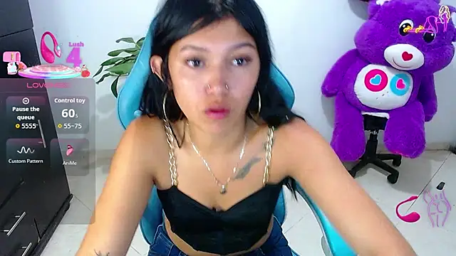 Snapshot of emily_rosse04 chatting on April 6, 2026, 1:25 am emily rosse04 online show from April 6, 2026, 1:25 am