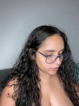 CurlyGirl 1 online show from January 24, 2025, 5:42 pm