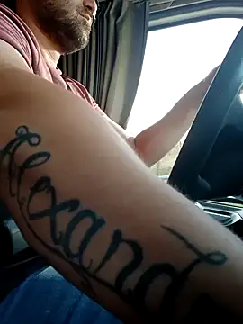 manuelymanuela online show from November 22, 2025, 2:05 pm