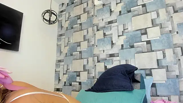 angel dthroatt online show from March 6, 2026, 12:12 pm