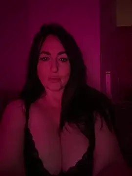 kiki xo online show from May 5, 2026, 2:52 am