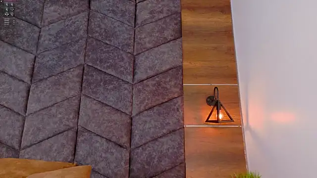 Snapshot of CristalCornner_ chatting on December 7, 2024, 9:22 pm CristalCornner  online show from December 7, 2024, 9:22 pm