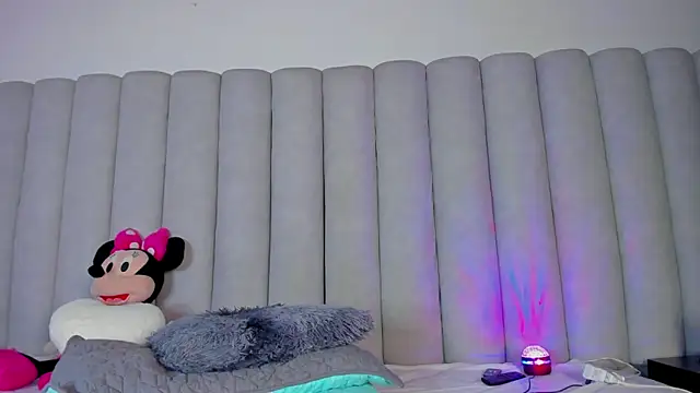 Snapshot of CristalCornner_ chatting on February 10, 2025, 8:21 pm CristalCornner  online show from February 10, 2025, 8:21 pm