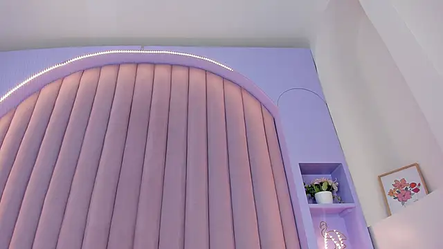 Snapshot of CristalCornner_ chatting on March 22, 2025, 7:53 pm CristalCornner  online show from March 22, 2025, 7:53 pm