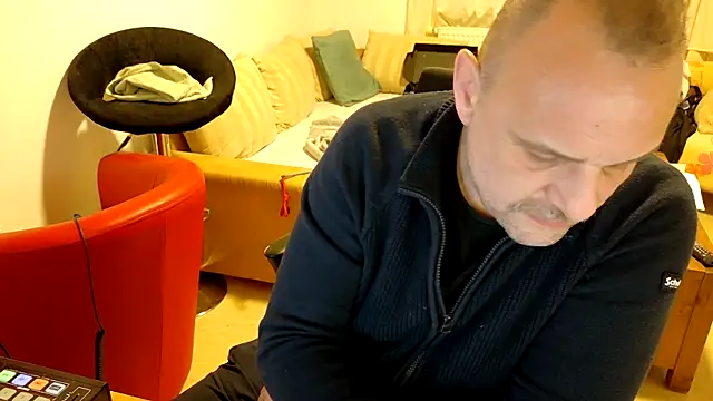 Snapshot of Jeflitschte@xh chatting on March 3, 2026, 6:25 pm Jeflitschtexh online show from March 3, 2026, 6:25 pm