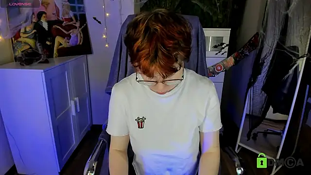 Melissa Wells online show from October 28, 2025, 8:33 pm