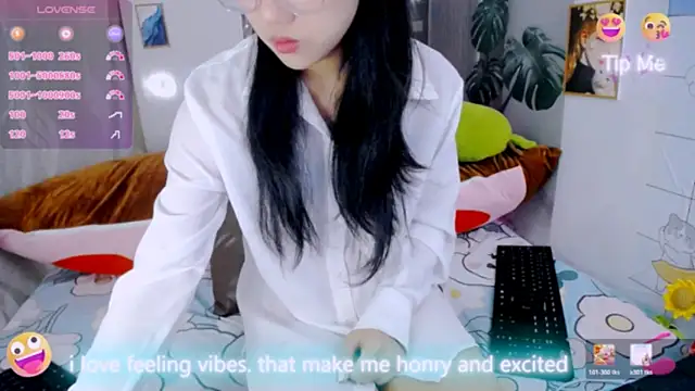 Snapshot of Ly__ chatting on March 3, 2026, 4:40 am Ly online show from March 3, 2026, 4:40 am