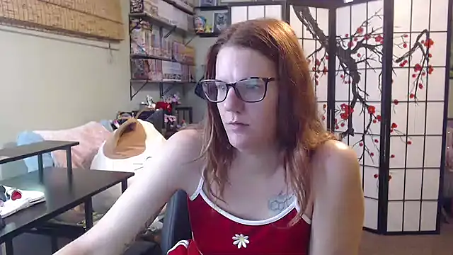 Snapshot of Sarahtineke chatting on July 15, 2026, 5:29 pm Sarahtineke online show from July 15, 2026, 5:29 pm