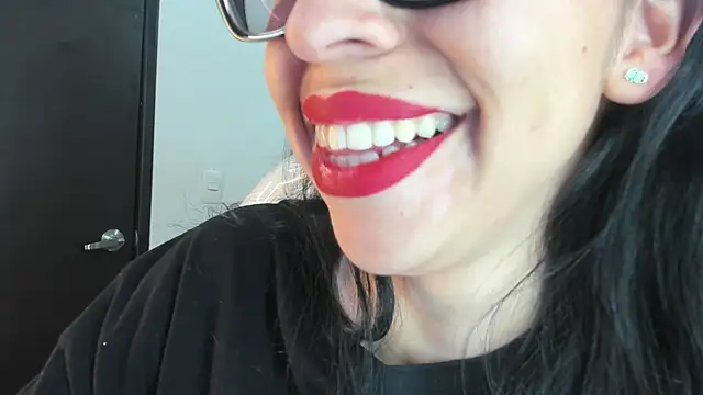 Snapshot of Katty_mouth chatting on December 13, 2025, 8:36 pm Katty mouth online show from December 13, 2025, 8:36 pm