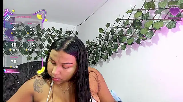 PaulinaSwan online show from December 2, 2025, 4:57 pm