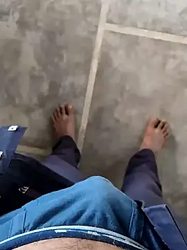 Snapshot of Monster_Bigdick chatting on December 7, 2024, 6:43 am Monster Bigdick online show from December 7, 2024, 6:43 am