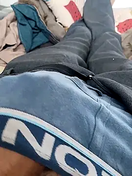 Snapshot of Monster_Bigdick chatting on November 6, 2025, 6:58 am Monster Bigdick online show from November 6, 2025, 6:58 am