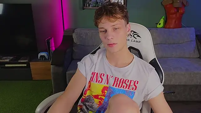 Snapshot of TeddyLiLboy chatting on November 5, 2025, 4:29 pm TeddyLiLboy online show from November 5, 2025, 4:29 pm