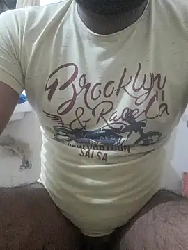 Snapshot of workoutsaurabh chatting on January 2, 2025, 2:00 am workoutsaurabh online show from January 2, 2025, 2:00 am