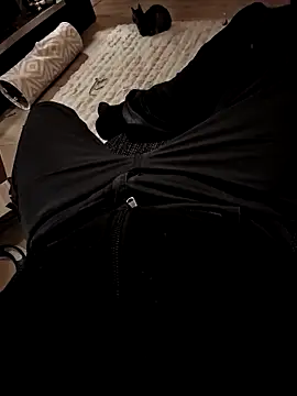 Picknick84 online show from December 5, 2024, 5:39 pm