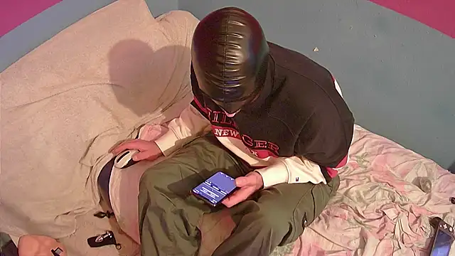 Snapshot of Markxen_cam chatting on October 11, 2025, 2:48 pm Markxen cam online show from October 11, 2025, 2:48 pm