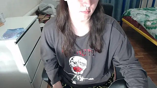 EvaMiron online show from September 10, 2025, 3:23 pm