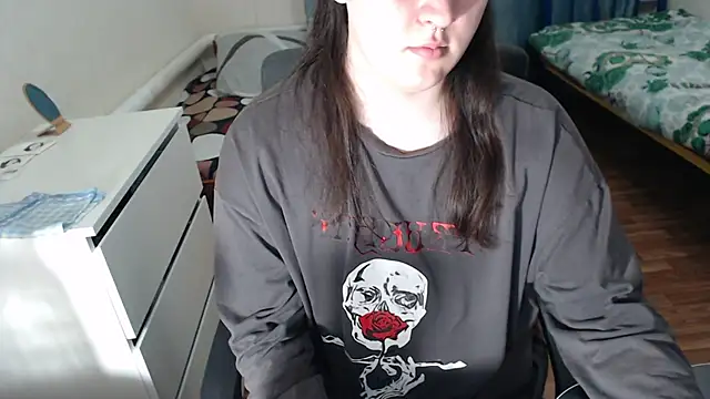 EvaMiron online show from December 3, 2025, 2:04 pm