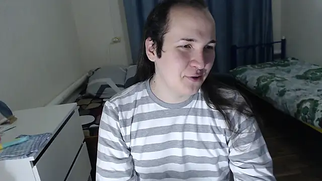 EvaMiron online show from December 18, 2025, 3:18 pm