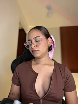 gretta kler1 online show from January 22, 2025, 1:11 pm