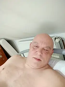 Zraka01 online show from January 15, 2026, 10:02 pm