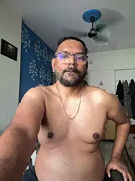 lovbombayduck11 online show from June 21, 2026, 9:45 am
