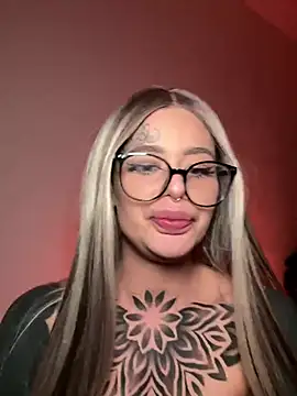 Snapshot of bambixboo chatting on January 19, 2025, 12:38 am bambixboo online show from January 19, 2025, 12:38 am