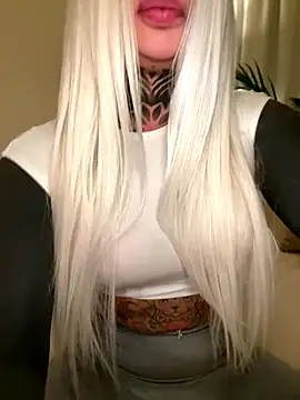 Snapshot of bambixboo chatting on October 23, 2025, 8:51 pm bambixboo online show from October 23, 2025, 8:51 pm