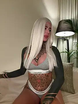 Snapshot of bambixboo chatting on January 11, 2026, 4:45 pm bambixboo online show from January 11, 2026, 4:45 pm